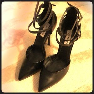 Brand new Steve Madden triple strap pump! 7.5!